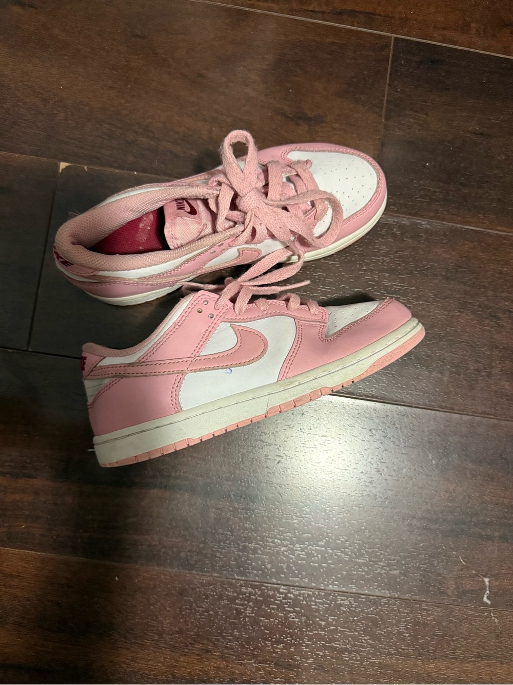 Nike Kids Low-Top Sneakers in Pink and White
